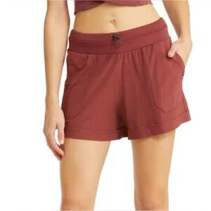 Zella Burgundy Athletic Shorts Women’s Size M Running Workout
